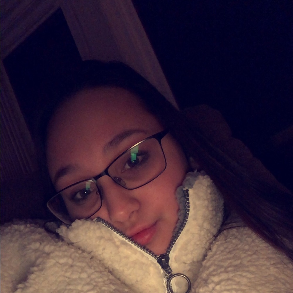 Meet your Posher, Danielle